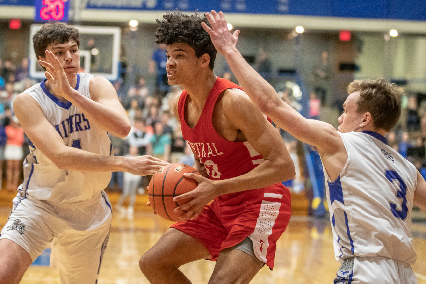 Stevens 52, Central 51